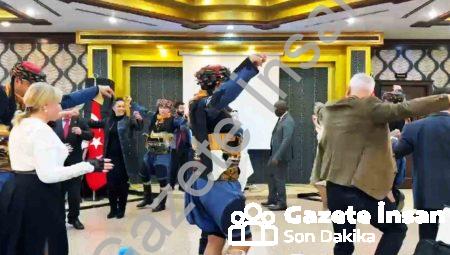 İzmir’deki Sağlık Turizmi Zirvesine Büyükelçilerin Zeybek Şovu Damga Vurdu