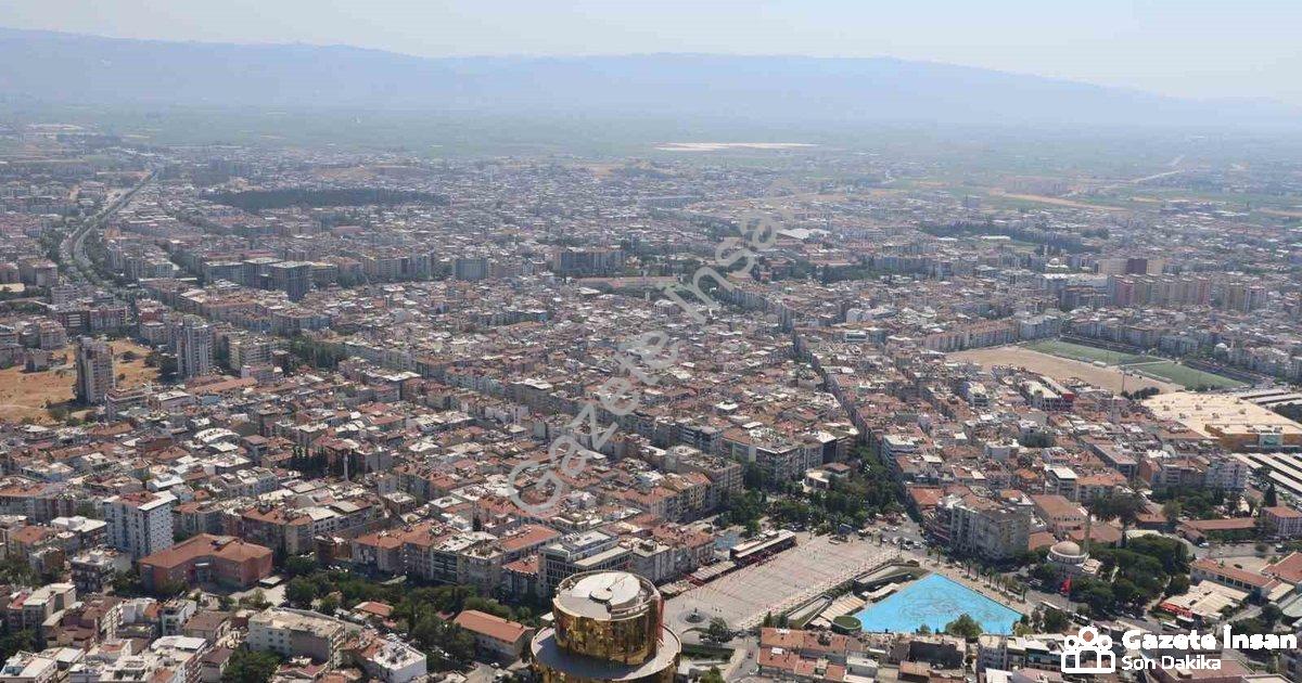 "Aydın İnşaat Raporu: 3 Ayda Binlerce Yeni Konut İçin İzin Çıktı" başlıklı haber için fotorealistik,