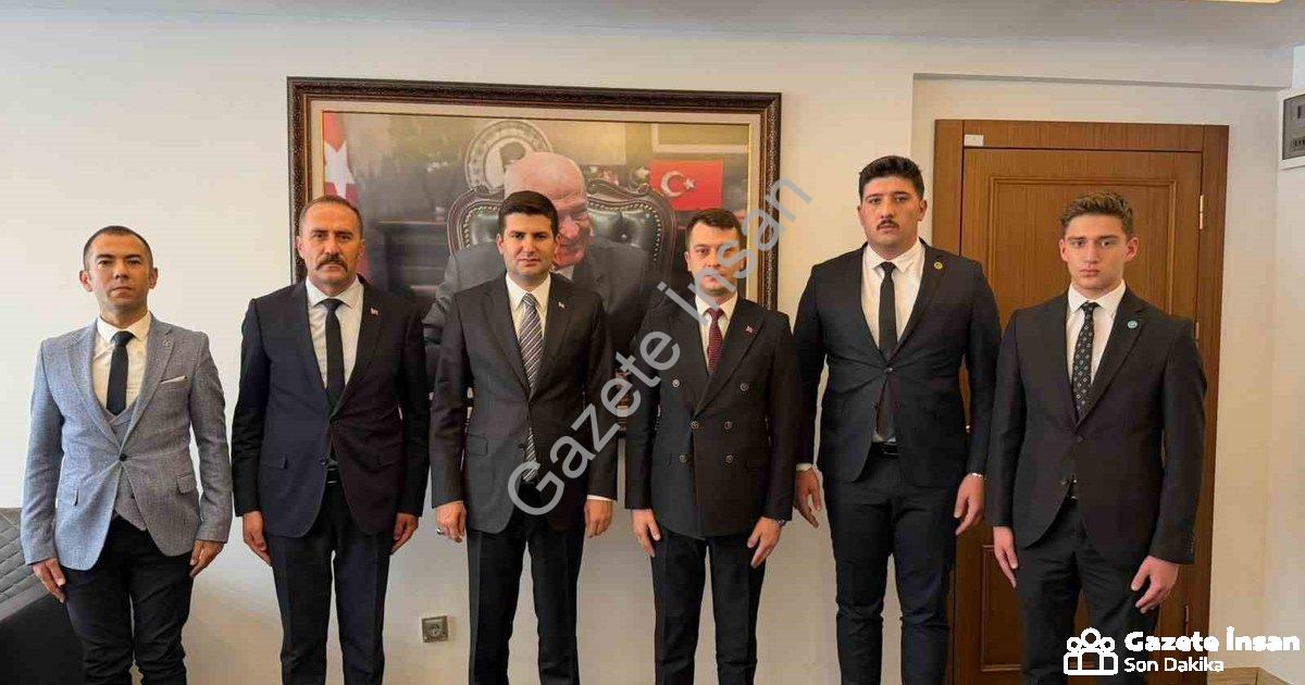 "Ülkü Ocakları Kütahya Heyetinden Ankara Çıkarması: Bahçeli ve Yıldırım Ziyareti" başlıklı haber içi