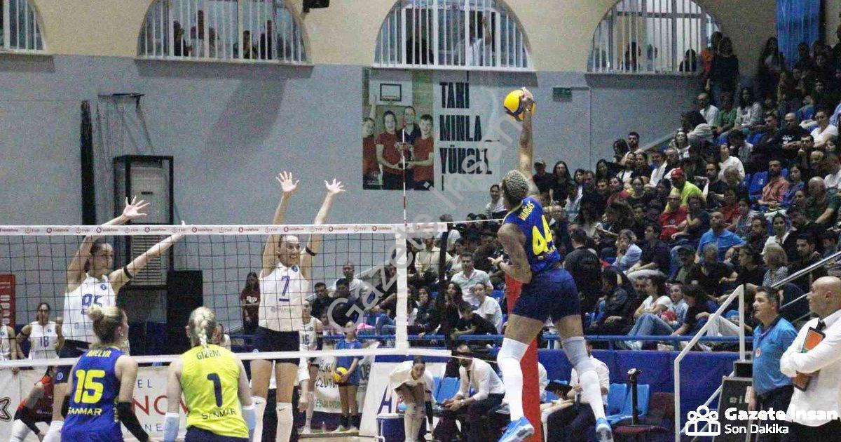 "Fenerbahçe Aydın'da Geri Döndü: 3-1'lik Net Skor" başlıklı haber için fotorealistik, profesyonel bi