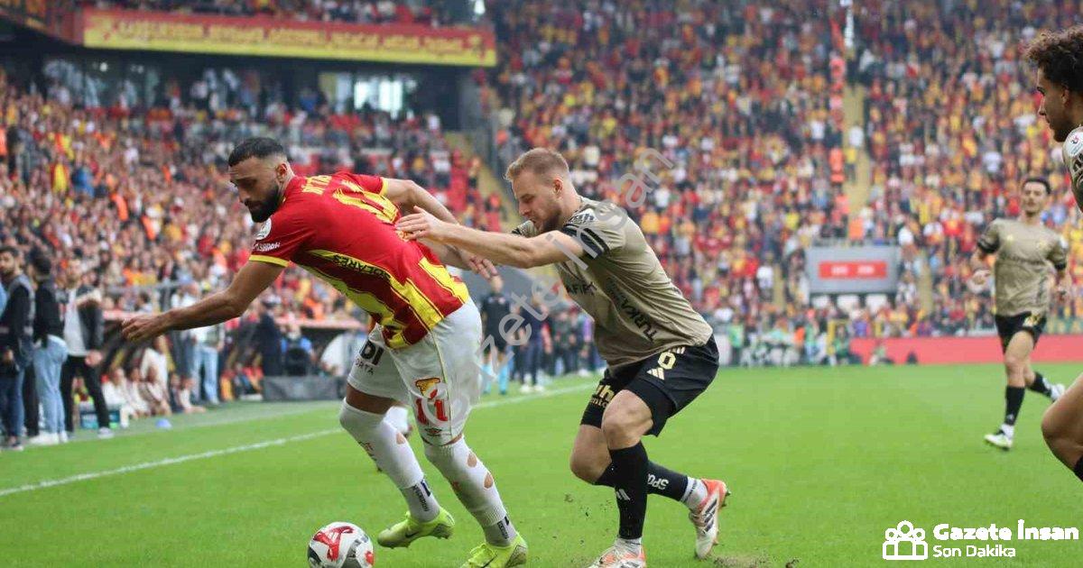 "Göztepe ve Kocaelispor Maçında Gol Sesi Çıkmadı: Puanlar Paylaşıldı" başlıklı haber için fotorealis