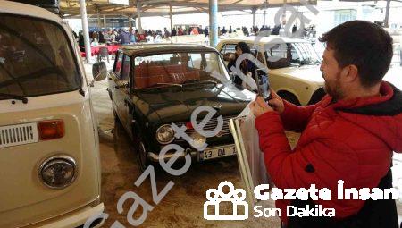 Kütahya’da Nostalji Şöleni: Klasik Arabalar Antika Pazarı’nı Salladı
