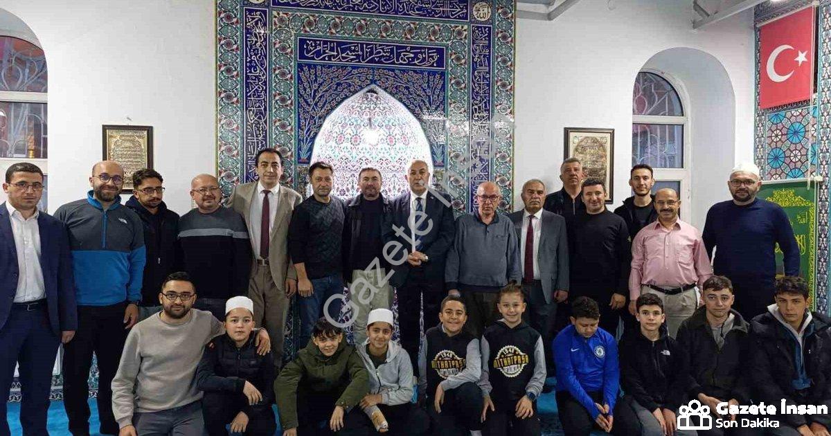 "Emirdağ'da Öğretmenler İçin Özel Sabah Programı" başlıklı haber için fotorealistik, profesyonel bir