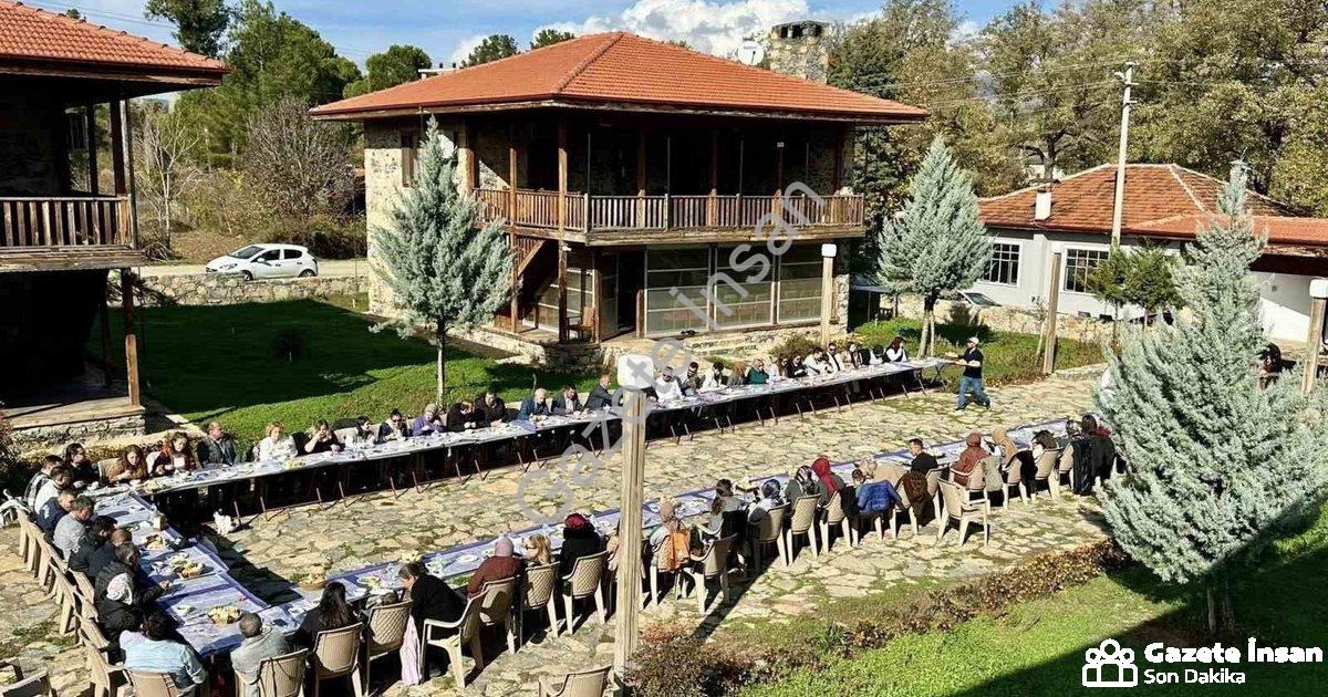 "Beyağaç'ta Anlamlı Buluşma: Başkan Pütün Öğretmenleri Ağırladı" başlıklı haber için fotorealistik,