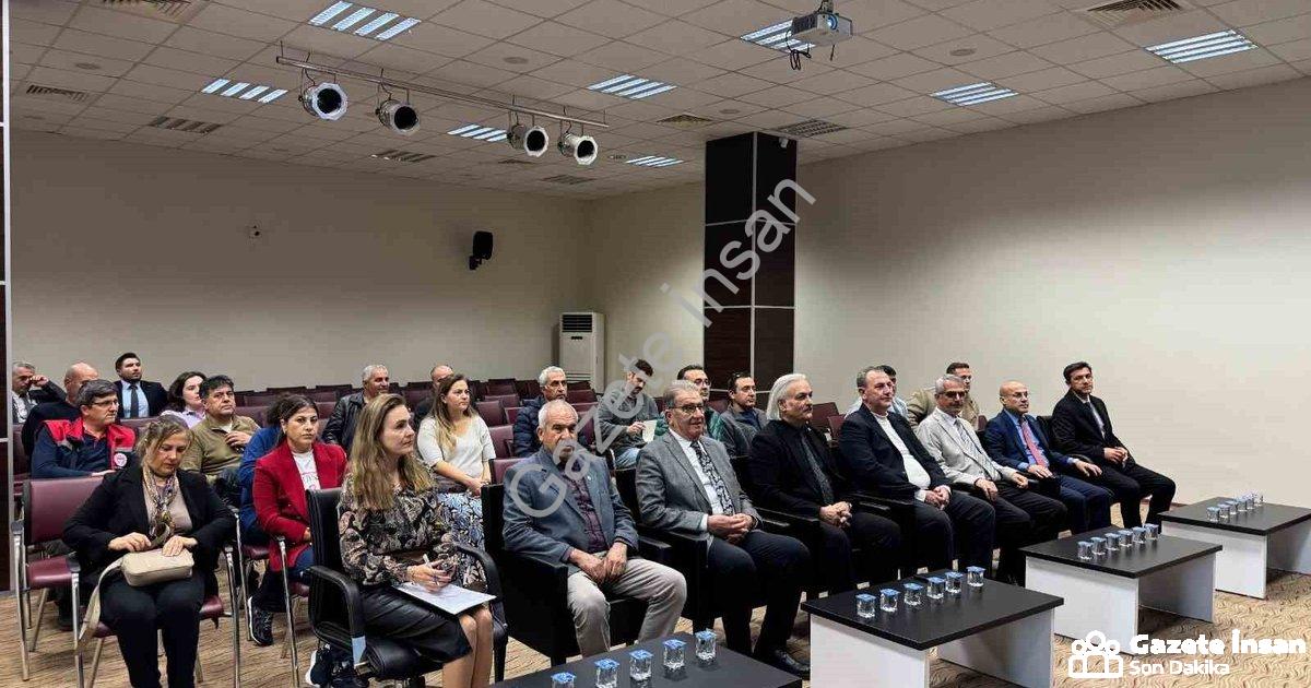 "Söke'de Tarımsal Kalkınma Hamlesi: Sera OSB İçin Kritik Toplantı" başlıklı haber için fotorealistik