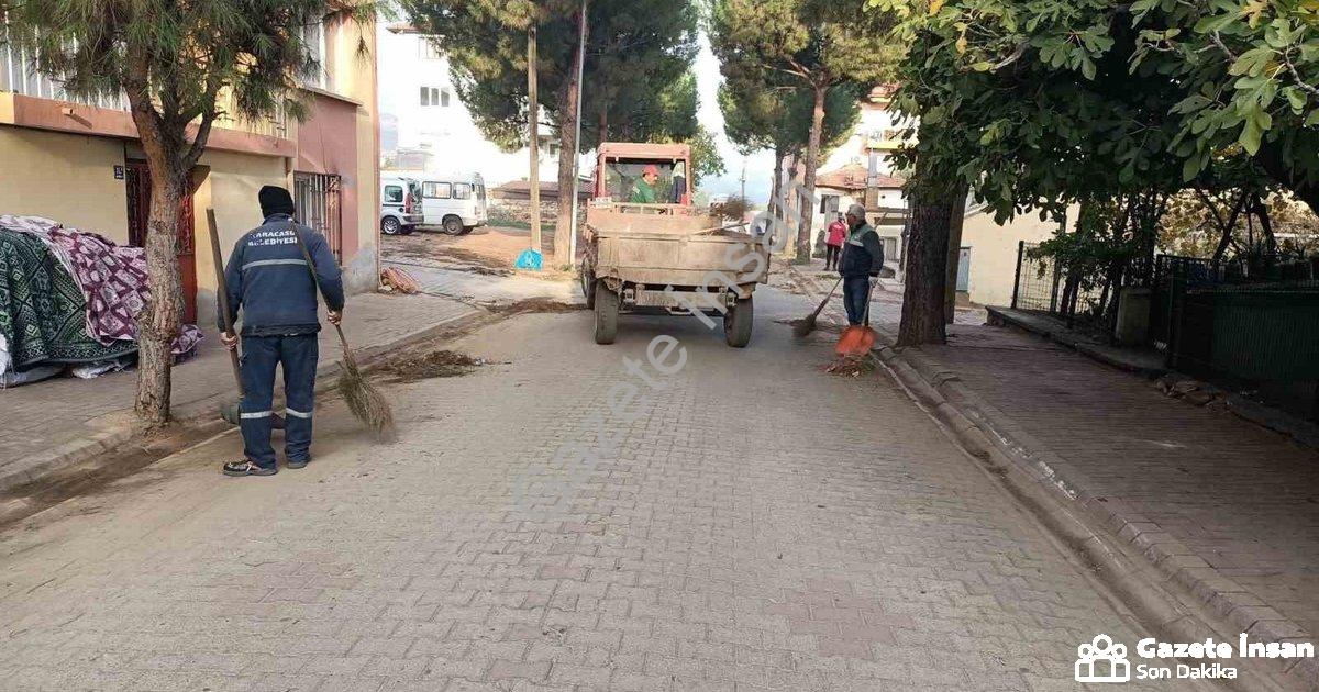 "Karacasu’da Pırıl Pırıl Bir Gelecek İçin Temizlik Seferberliği" başlıklı haber için fotorealistik,