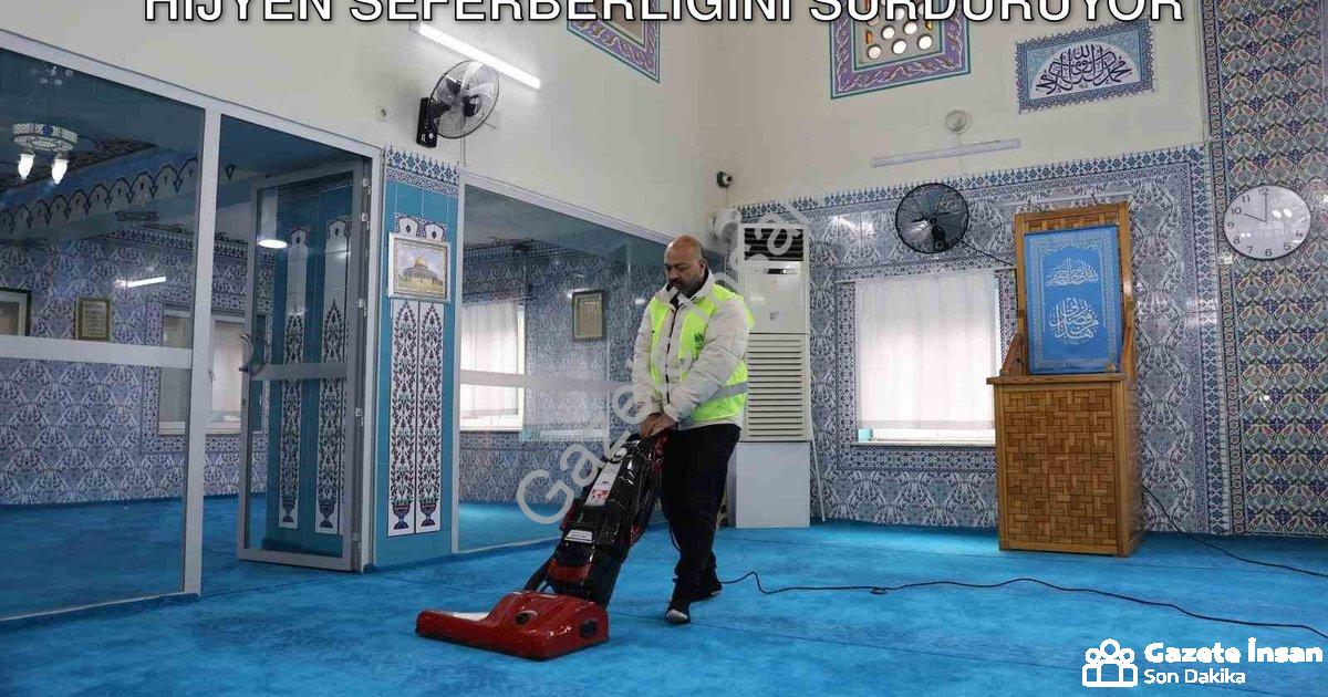 "Yunusemre Belediyesi İbadethanelerde Hijyen Seferberliğini Sürdürüyor" başlıklı haber için fotoreal